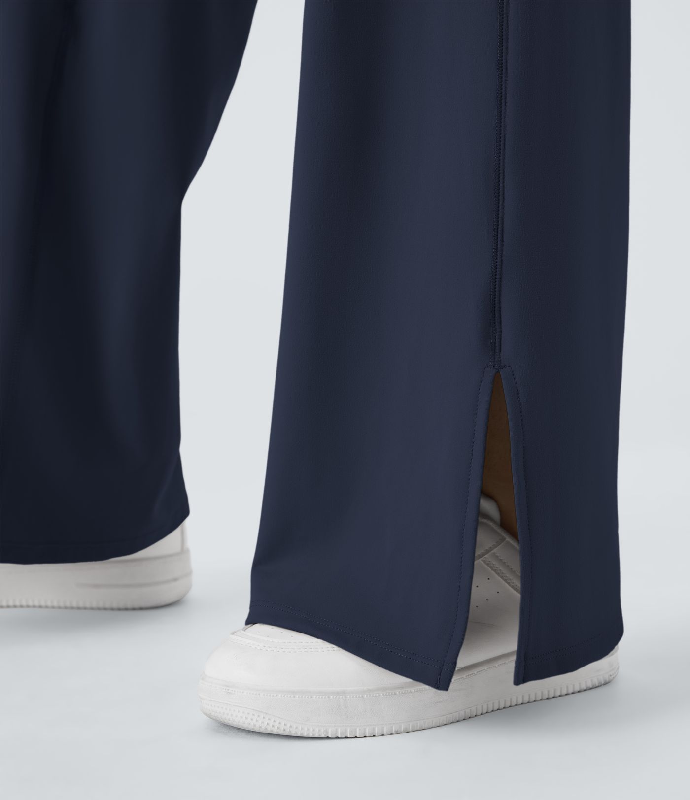 Pantalón recto y ancho Smile con cintura en V con bolsillos y abertura en el bajo