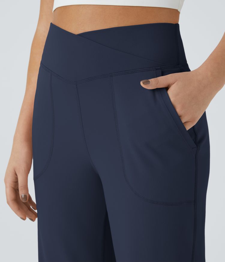 Pantalón recto y ancho Smile con cintura en V con bolsillos y abertura en el bajo