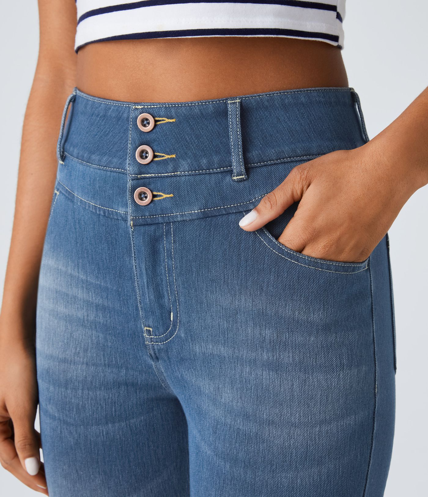 Jeans Halara Flex™ Denim ajustado elástico múltiple bolsillo cremallera botones tiro alto