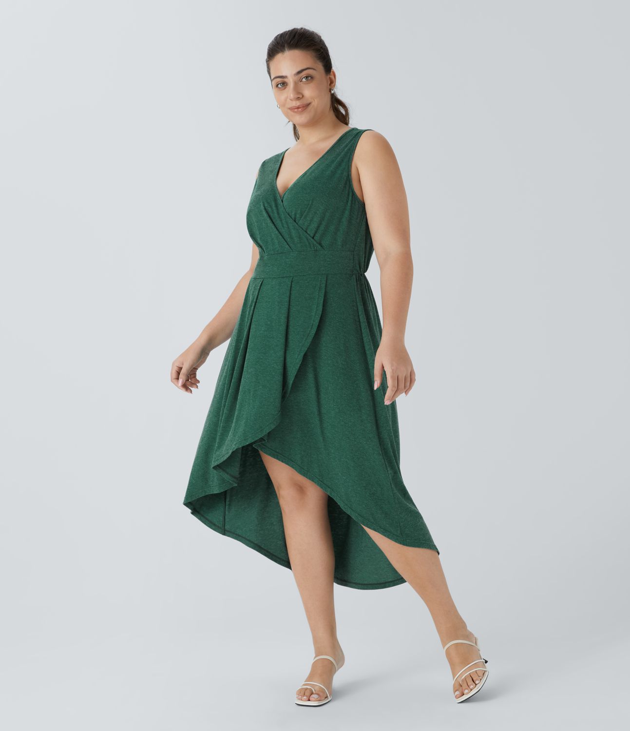 Vestido media pierna cuello V profundo sin mangas plisado alto bajo cruzado fluido talla grande