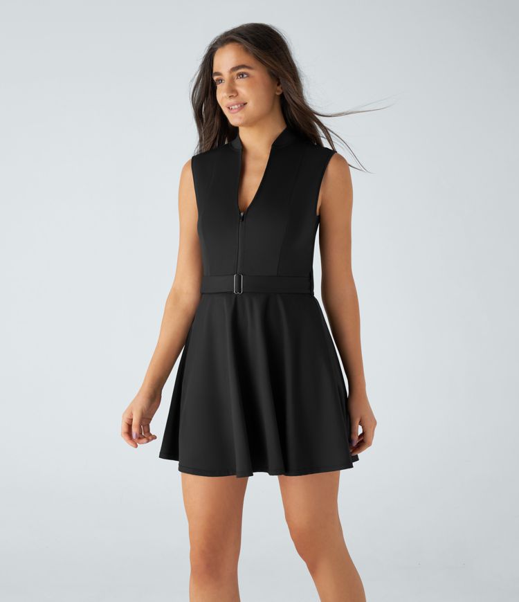 Vestido deportivo sin mangas para minigolf con bolsillos para tees de golf, cinturón, cuello alto, cremallera y tejido de secado rápido. Vestido deportivo sin mangas para minigolf con bolsillos para tees de golf, cinturón, cuello alto, cremallera y tejido de secado rápido.