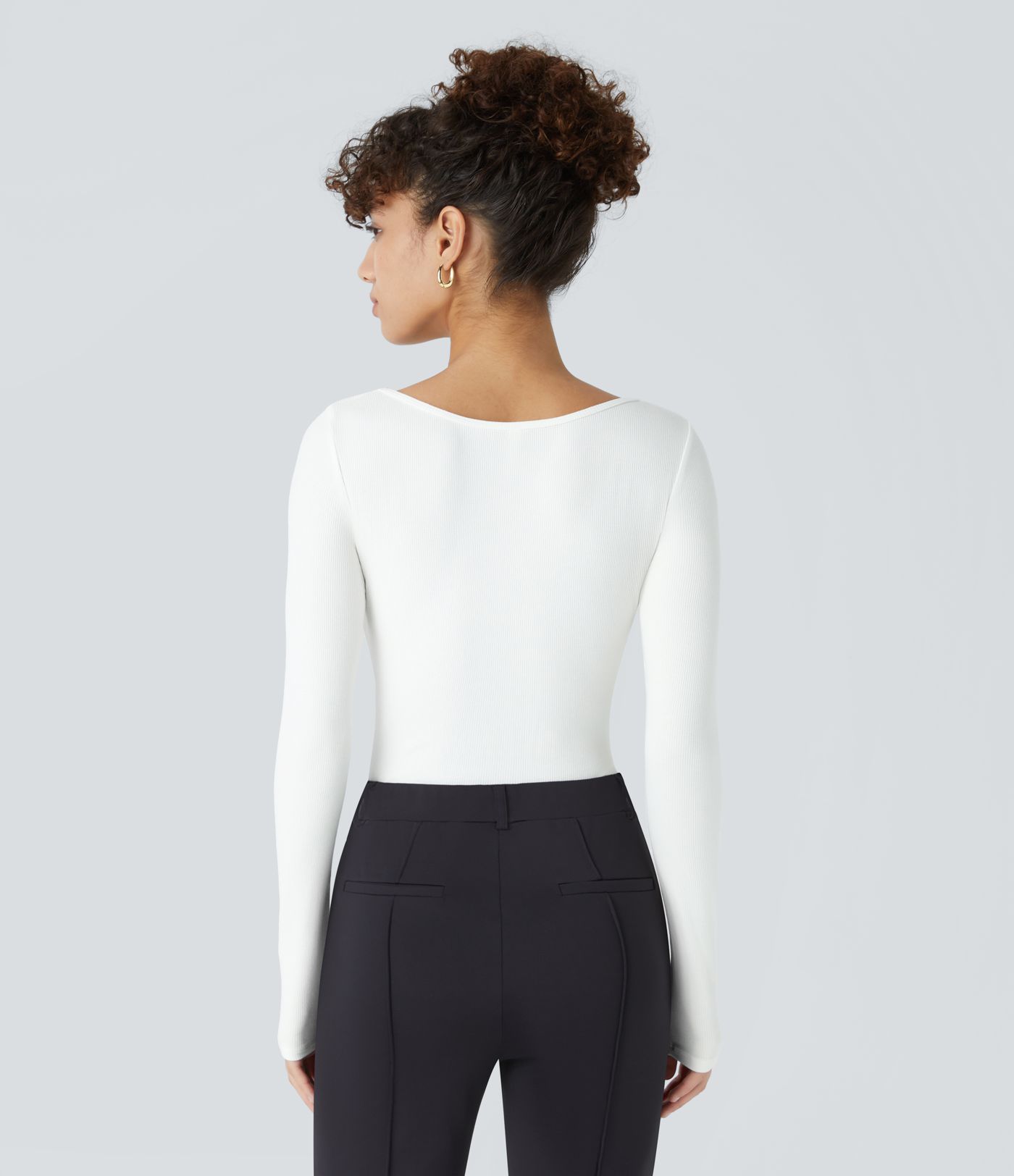 Haut de travail moulant à col carré côtelé avec manches longues