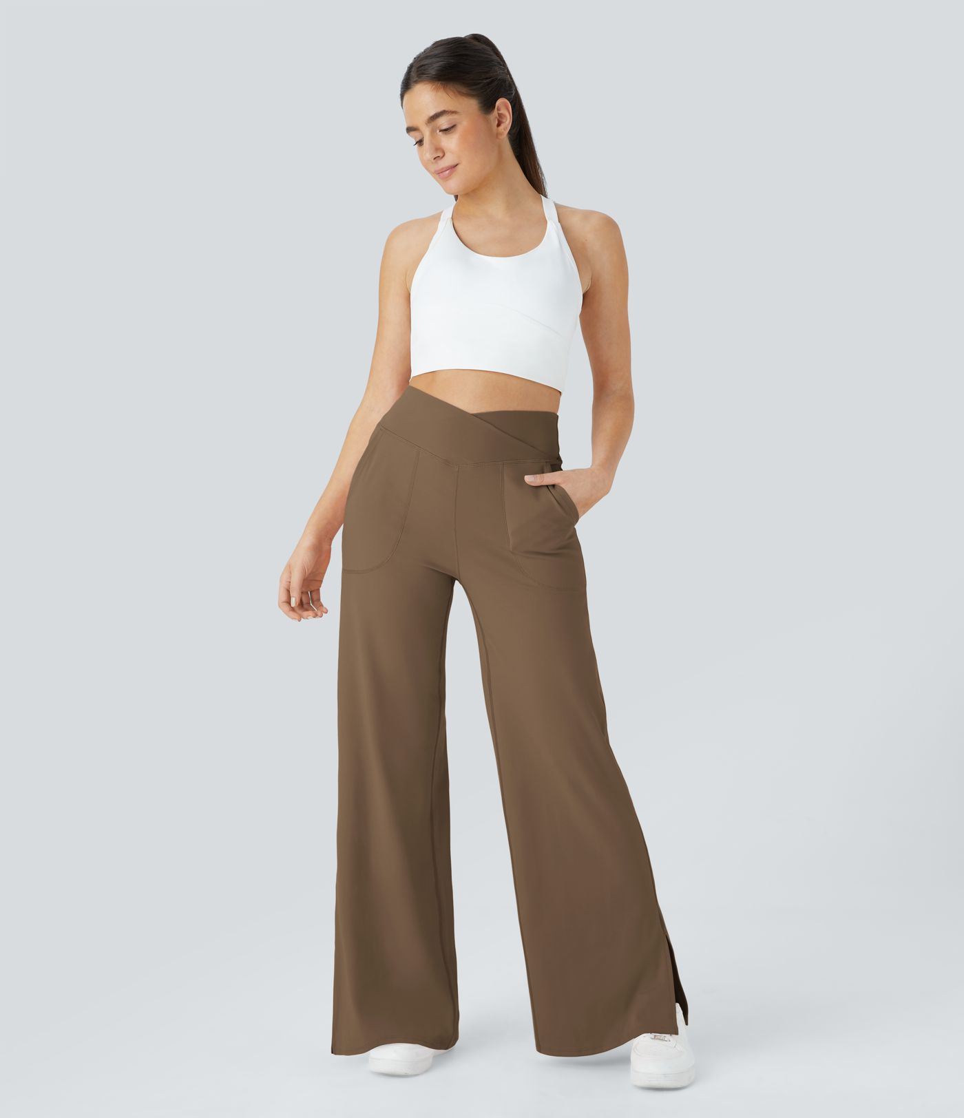 Pantalón recto y ancho Smile con cintura en V con bolsillos y abertura en el bajo