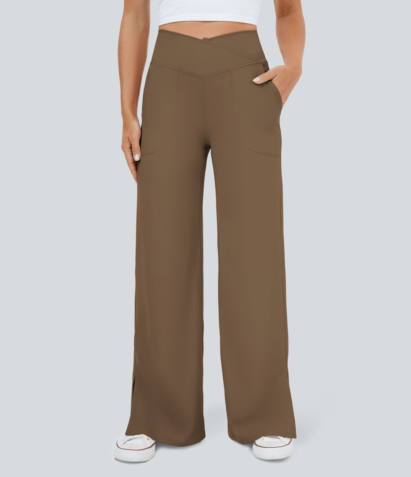 Pantalón recto y ancho Smile con cintura en V con bolsillos y abertura en el bajo