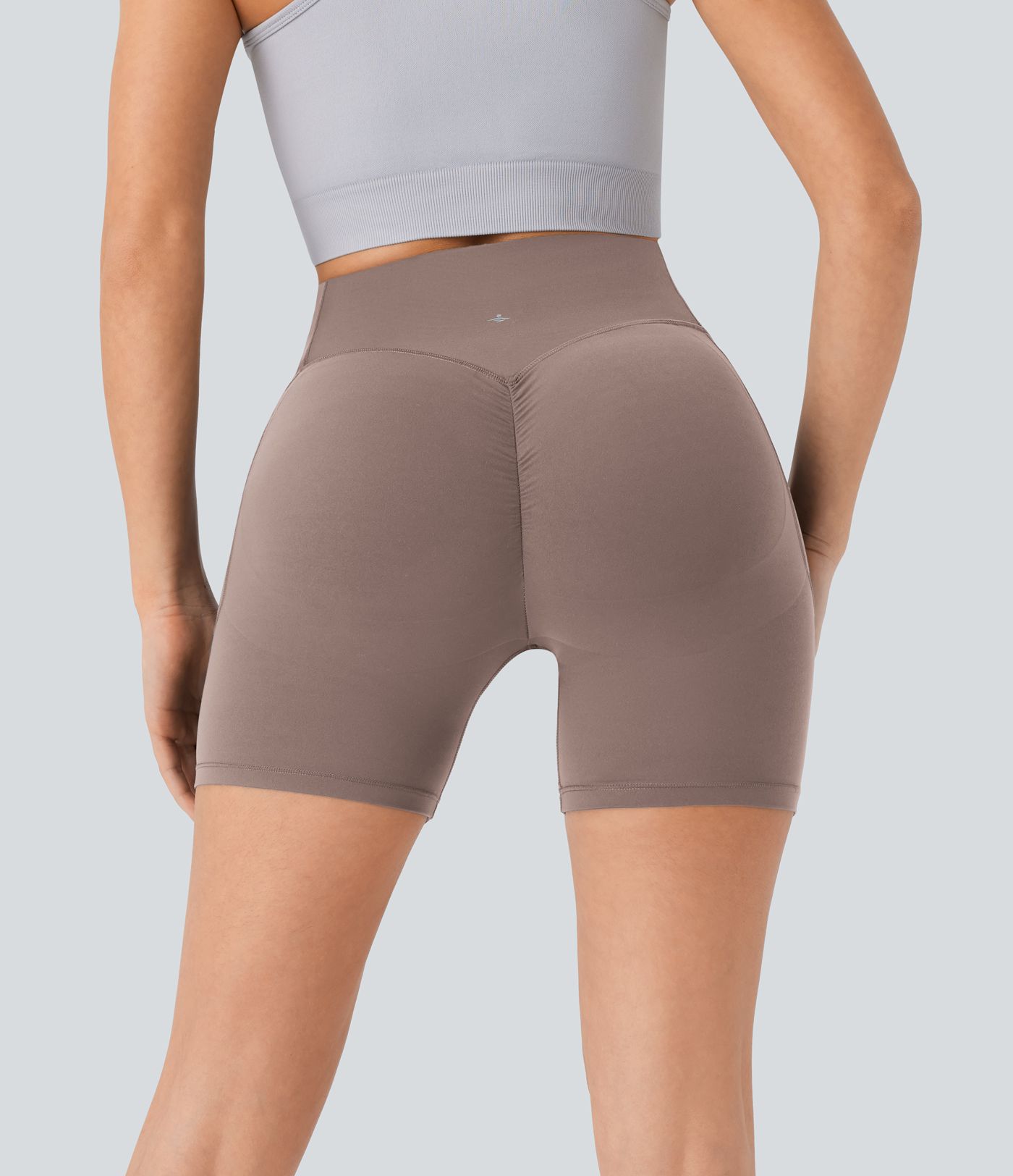 Halara UltraSculpt™ SoCinched pantalones cortos de ciclismo de cintura alta con levantamiento de glúteos, control de abdomen, bolsillos laterales y moldeadores para entrenamiento 5''