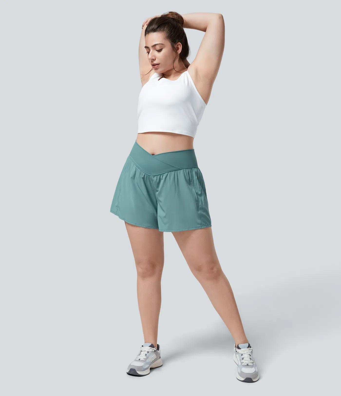 Breezeful™ Schnell trocknende Crossover 2-in-1-Flowy-Yoga-Shorts in Großgröße mit hoher Taille und Seitentasche 11,4 cm