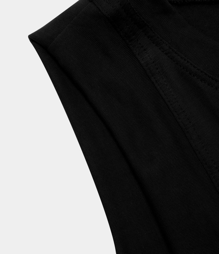 Top sin manga cuello redondo abertura