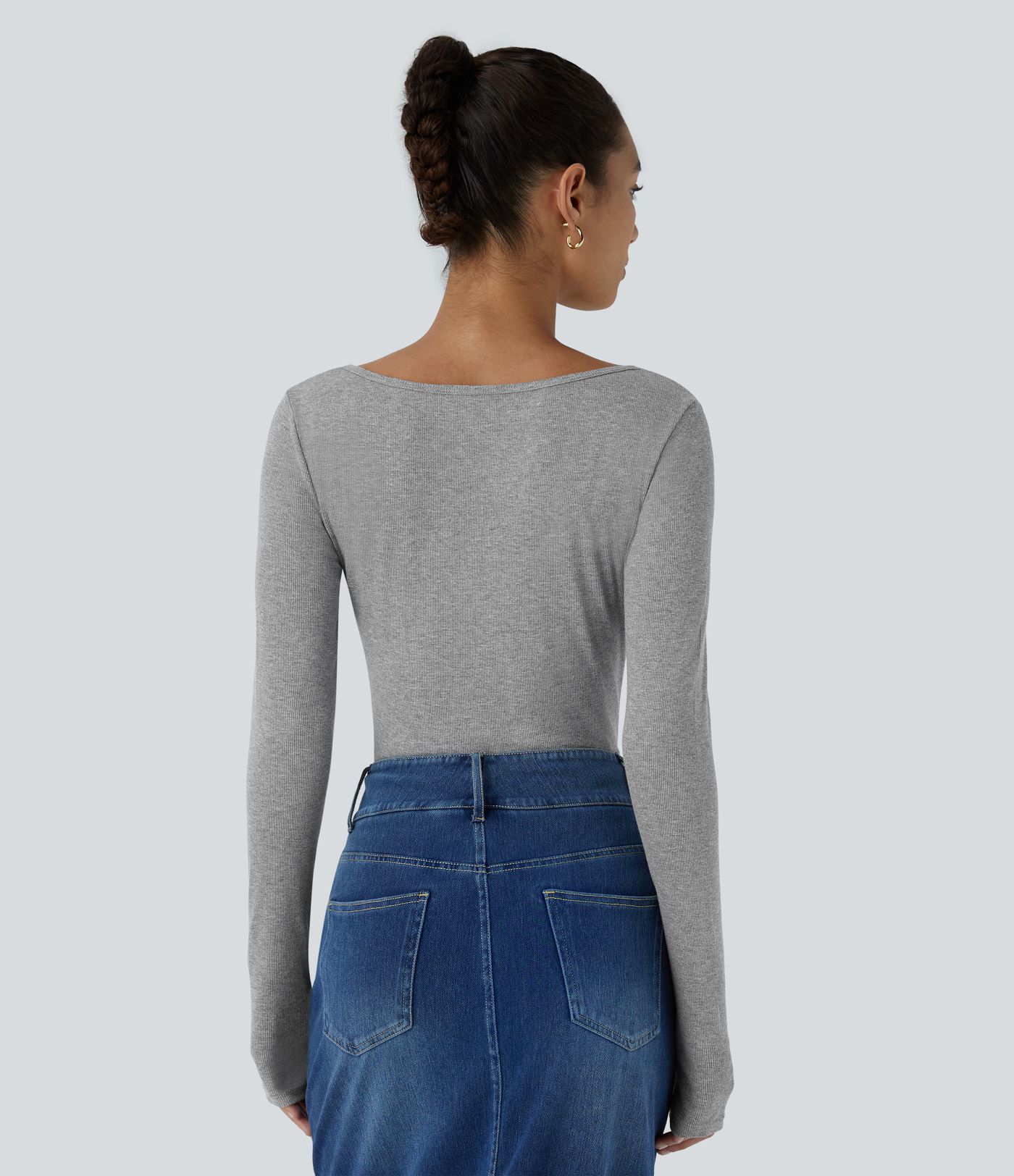 Geripptes, langärmliges, schmal geschnittenes Oberteil mit U-Ausschnitt