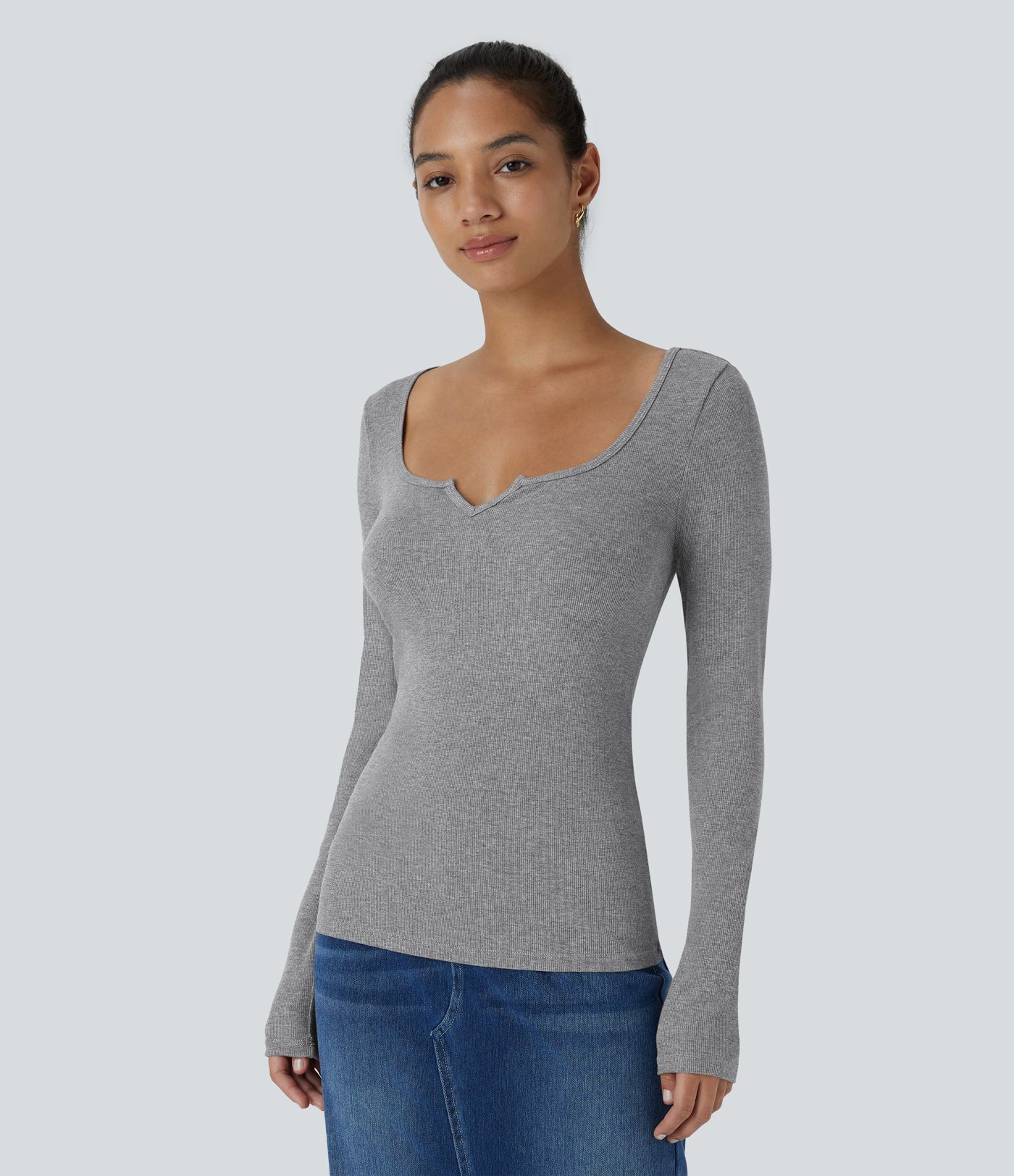 Geripptes, langärmliges, schmal geschnittenes Oberteil mit U-Ausschnitt