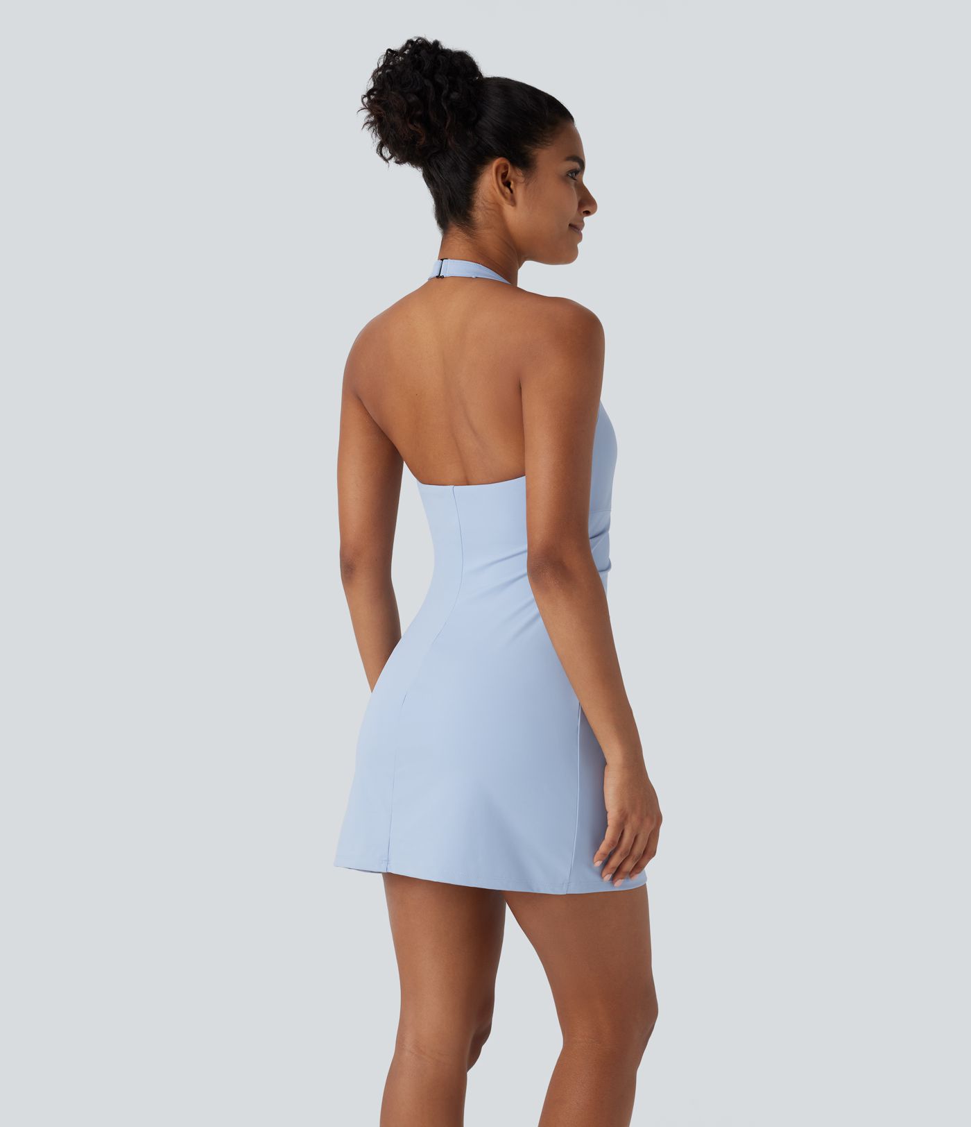 Softlyzero™ Airy Rückenfreies 2-in-1 Yoga-Minikleid mit Neckholder, Seitentaschen und Cool-Touch