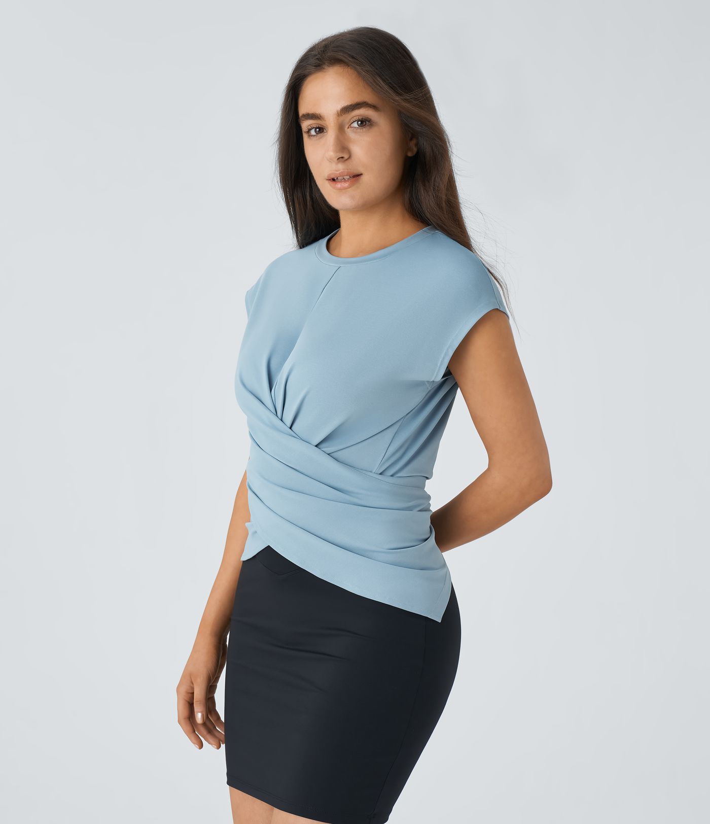 캡 슬리브 교차 밑단 조절 가능한 버튼 오피스룩 상의