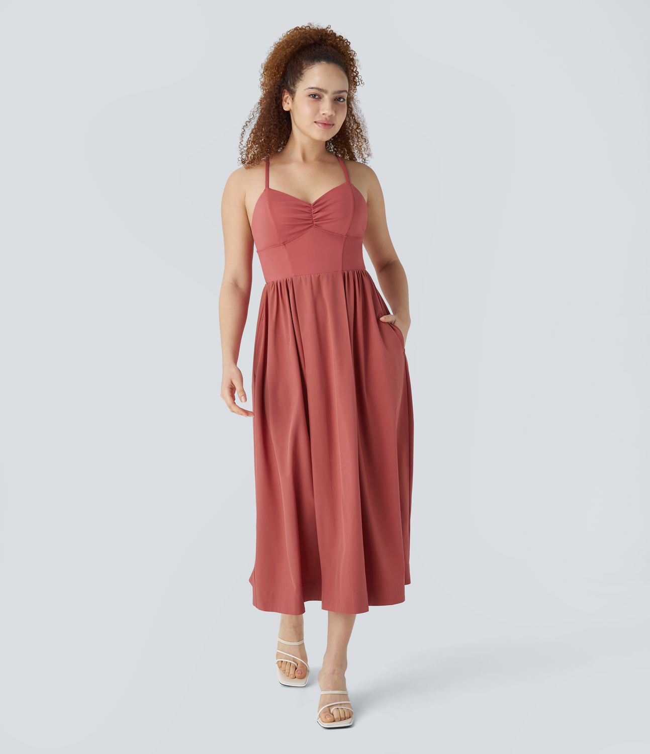 Breezeful™ Rückenfreies, ausgestelltes Midikleid mit verstellbaren Trägern, überkreuzten Trägern, Rüschen und Seitentaschen für Brautjungfern und Hochzeitsgäste