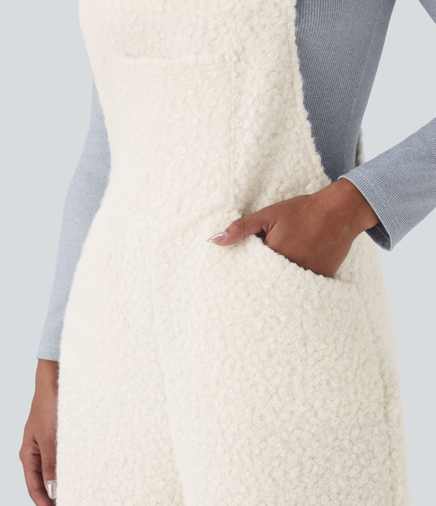 Salopette décontractée en teddy à bretelles ajustables, boutons et poches multiples