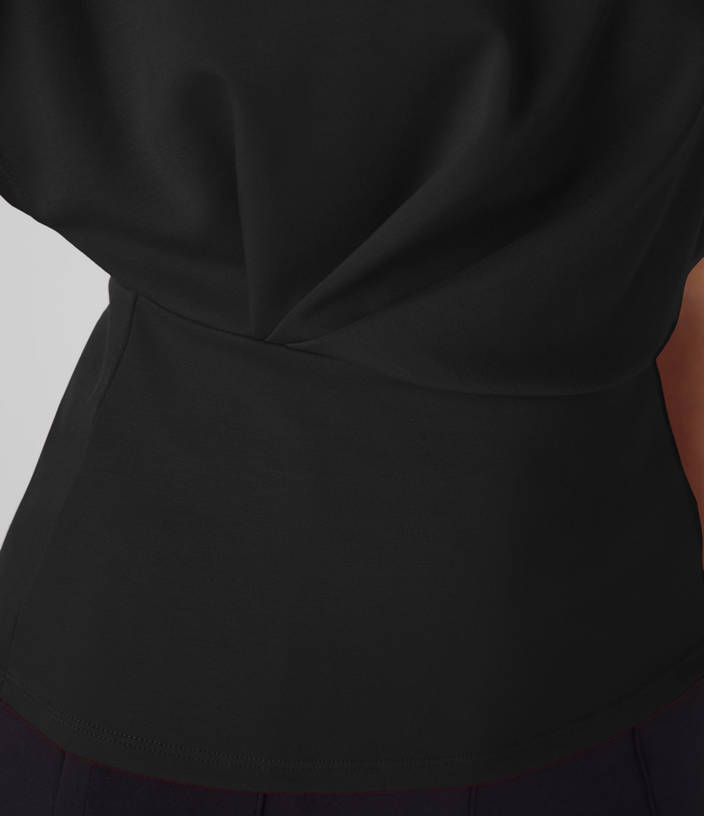 Plissiertes Arbeitsoberteil mit kurzen Ärmeln