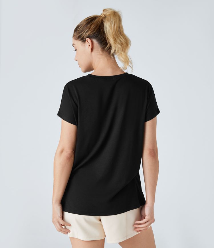 Round Neck Chest Pocket Split Hem Relax Casual T-Shirt