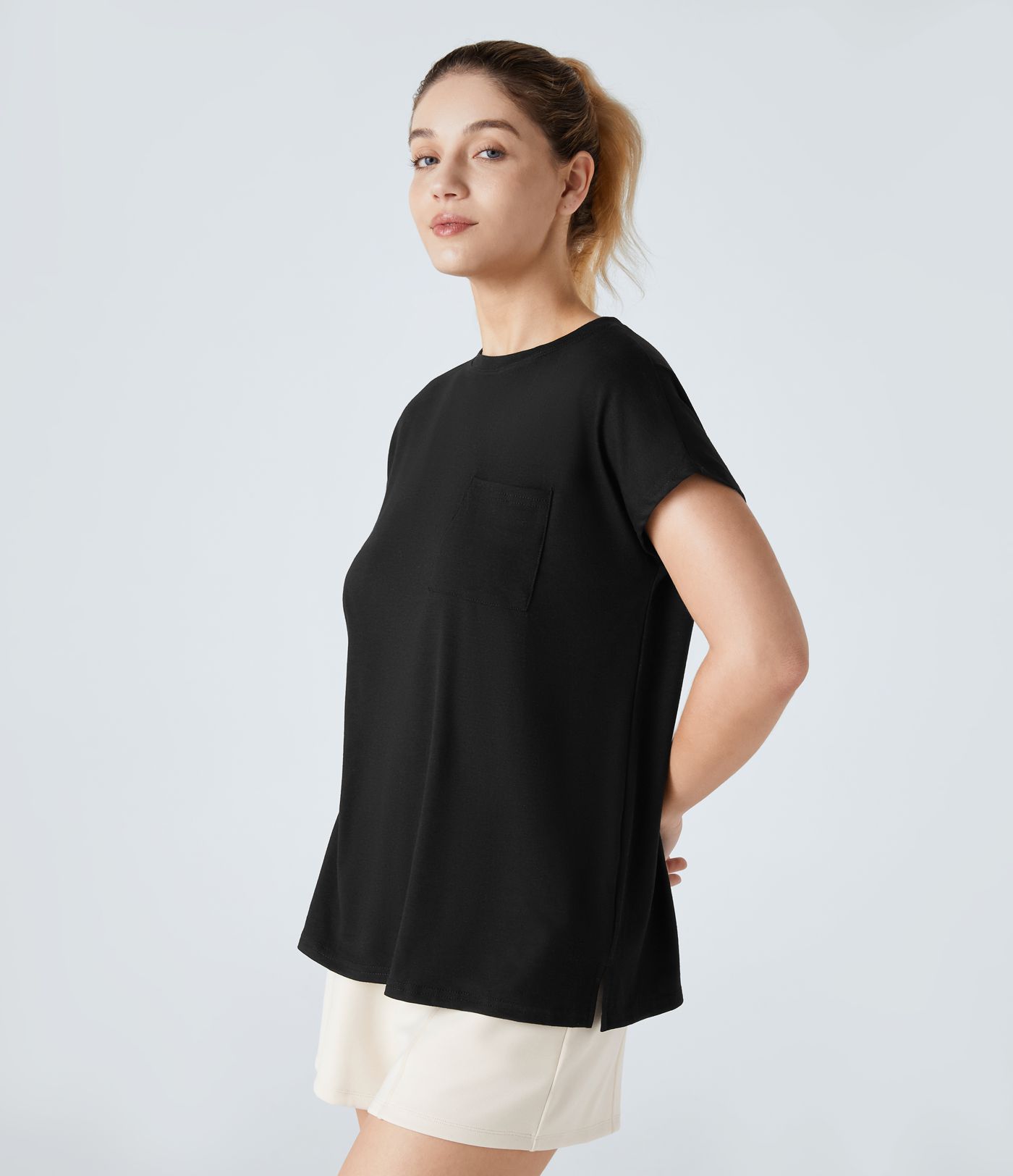 Round neck chest pocket split relaxed casual t-shirt