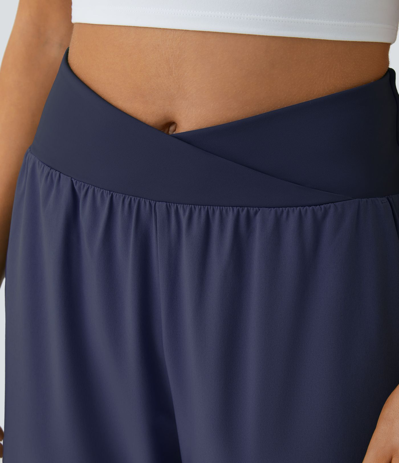 Pantalón Breezeful™ Resort secado rápido abertura bolsillo lateral plisado cruzado tiro alto