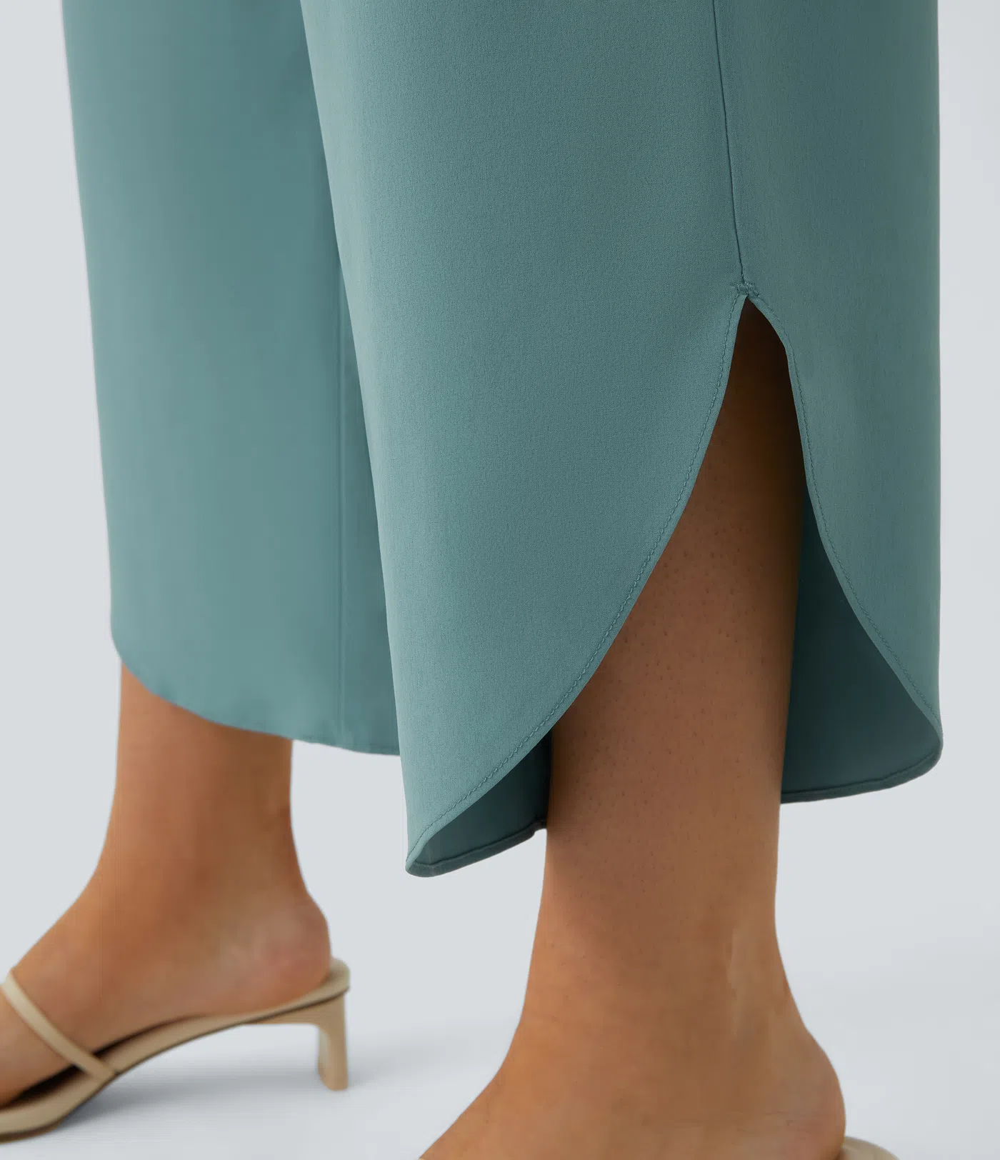 Breezeful™ Plissierte Crossover-Urlaubs-Hose mit hohem Bund und Seitentaschen - schnelltrocknend Breezeful™ Plissierte Crossover-Urlaubs-Hose mit hohem Bund und Seitentaschen - schnelltrocknend