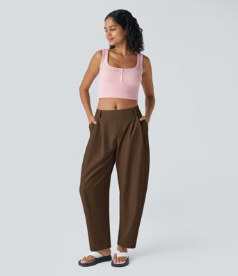 Mellemhøje arbejdsbukser med lommer og lige ben