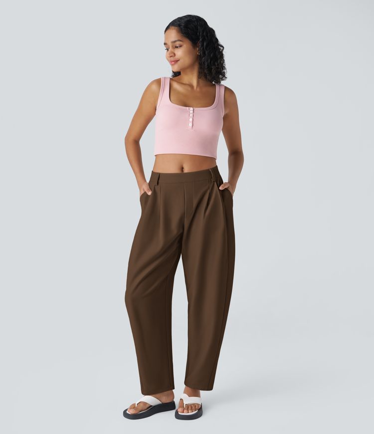 Mellemhøje arbejdsbukser med lommer og lige ben