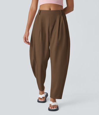 Mellemhøje arbejdsbukser med lommer og lige ben