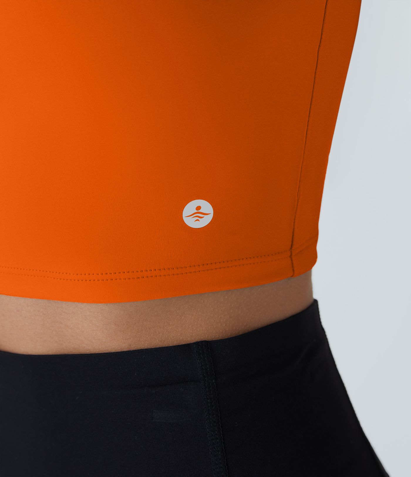 Softlyzero™ Airy - Kurzes, rückenfreies Yoga-Tanktop mit quadratischem Ausschnitt, überkreuzten Trägern und Cool Touch - A-C Cups, UPF50+