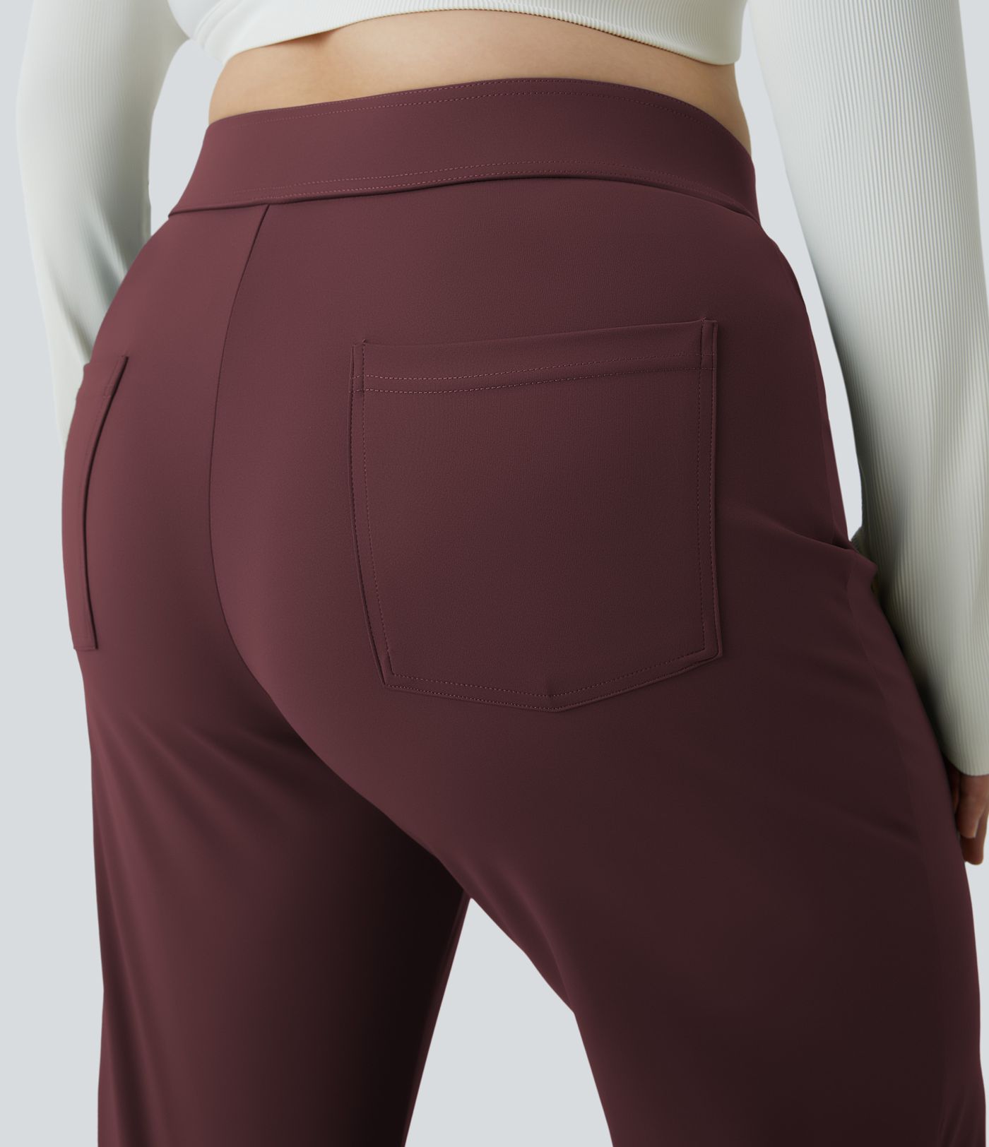 Pantalón tiro alto botón múltiple bolsillo pierna recta talla grande