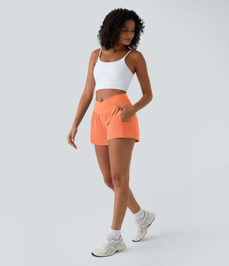 Breezeful™ 2-in-1 Crossover-Yoga-Shorts mit hohem Bund und Seitentaschen - schnelltrocknend, 10,2 cm