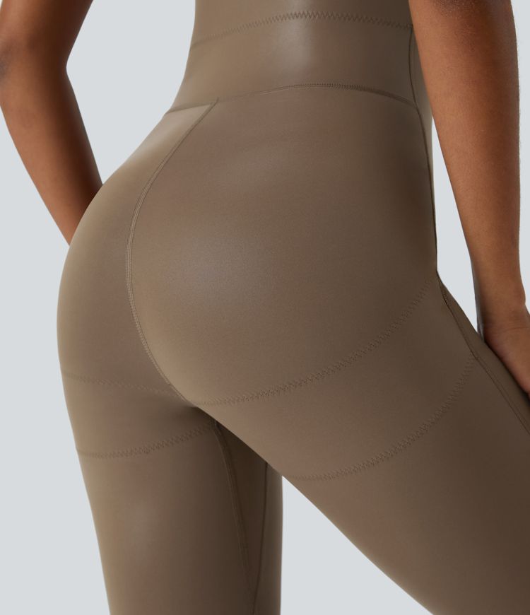 Combinaison gainante sans manches à col carré en tissu brillant effet cuir avec maintien ventral et effet push-up, séchage rapide