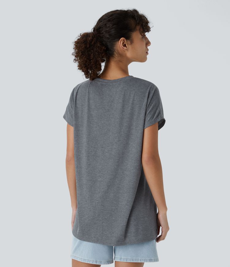 Round Neck Pocket Hem Relax Casual T-Shirt