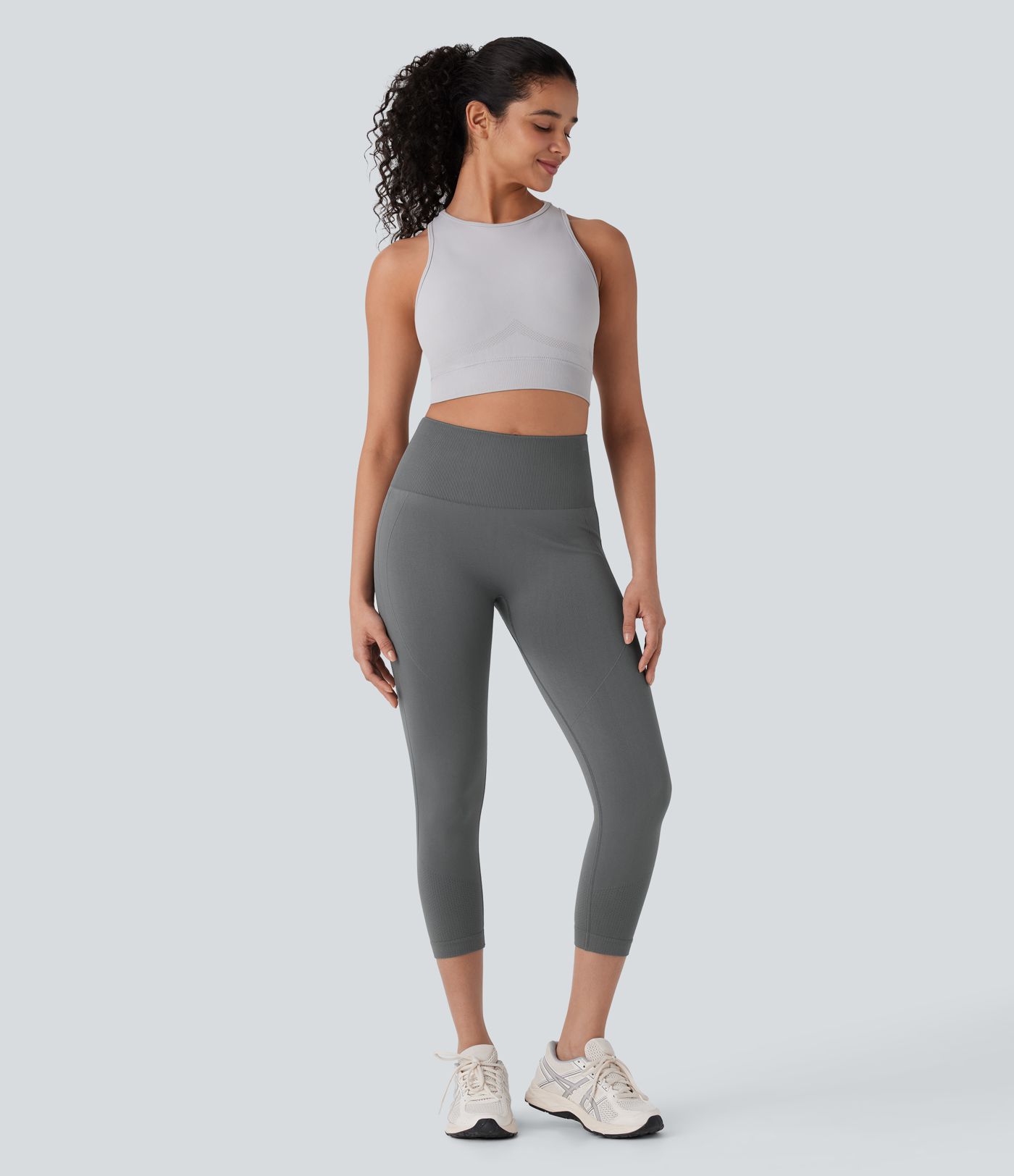 OneForm - Capri-Yoga-Leggings mit hohem Bund, Bauchkontrolle und nahtlosem Flow - Po-Lifting