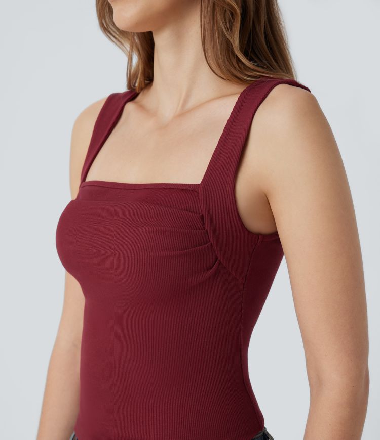 Geripptes, eckiges Ausschnitt, gerüschtes 2-in-1-Tanktop mit schmaler Passform