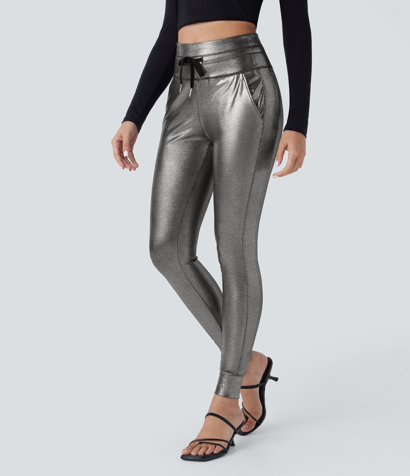 SoftlyZero™ - Elastische Joggers aus Kunstleder mit hohem Bund, Seitentaschen, Kordelzug und Glanz-Effekt