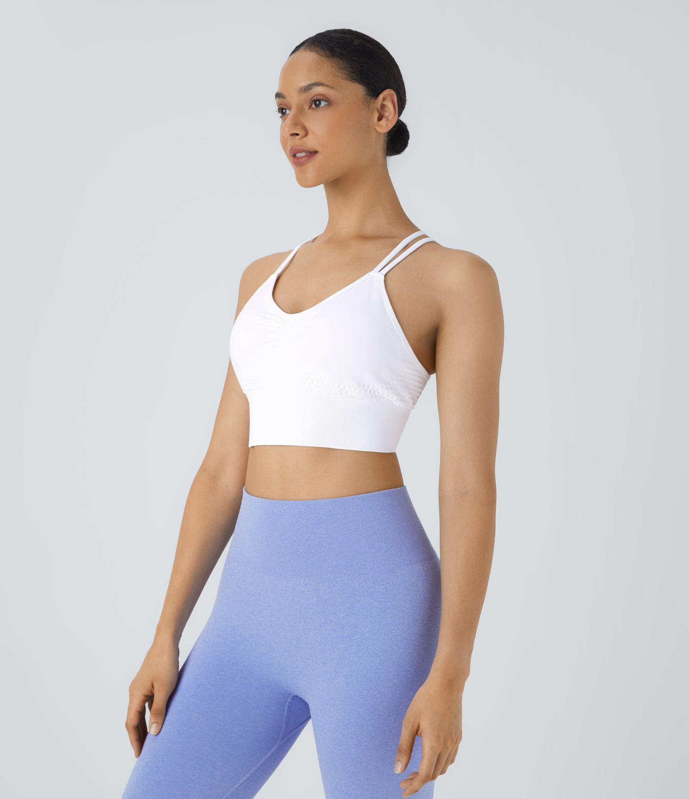 Rückenfreier, geraffter Sport-BH mit geringem Support, überkreuzten Doppelträgern und nahtlosem Flow - A-C Cups