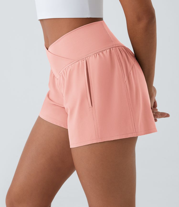 Breezeful™ 2-in-1 Crossover-Yoga-Shorts mit hohem Bund und Seitentaschen - schnelltrocknend, 10,2 cm