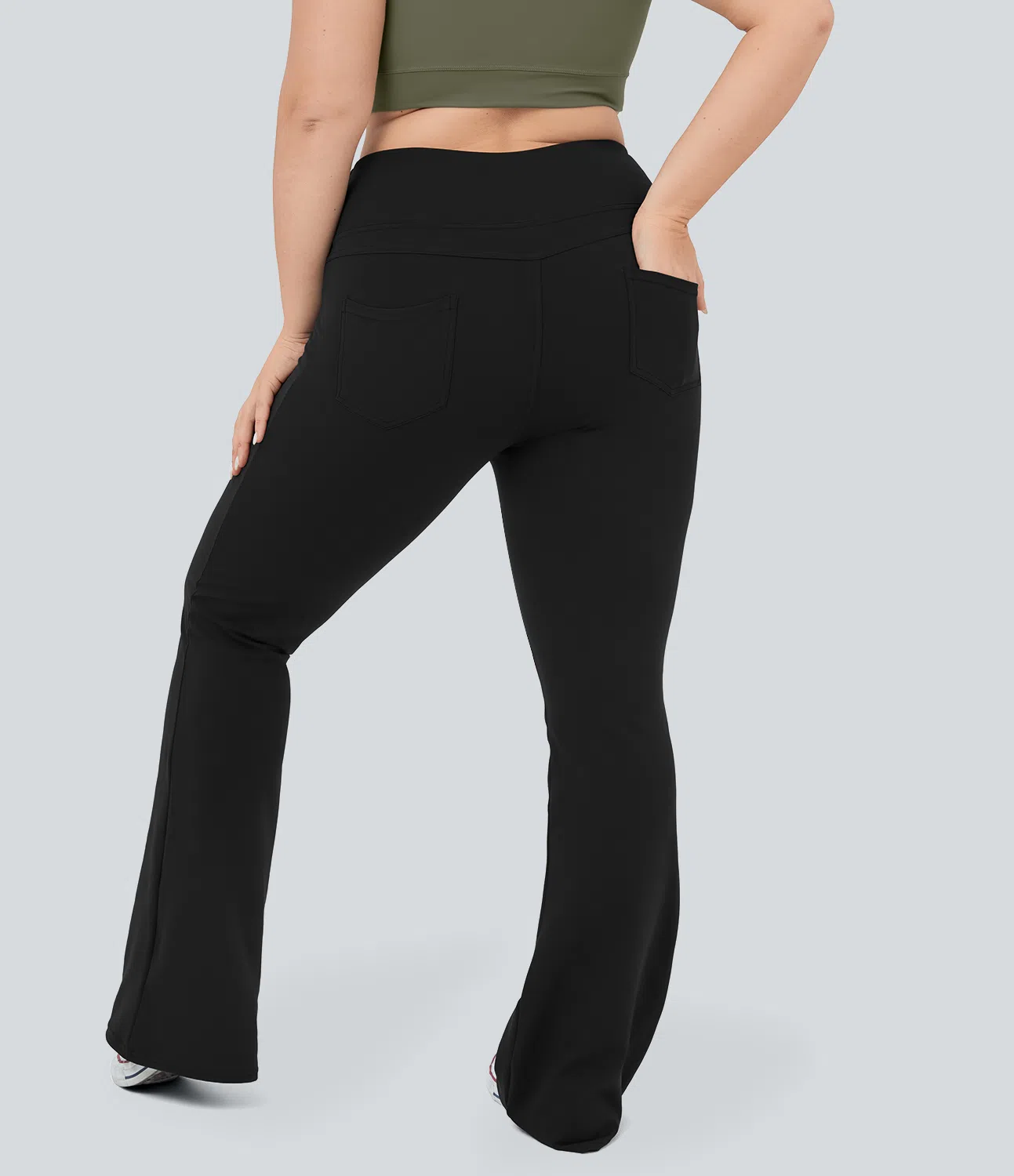 DayStretch - Ausgestellte Yoga-Leggings mit hohem Bund und Seitentaschen - Plus Size
