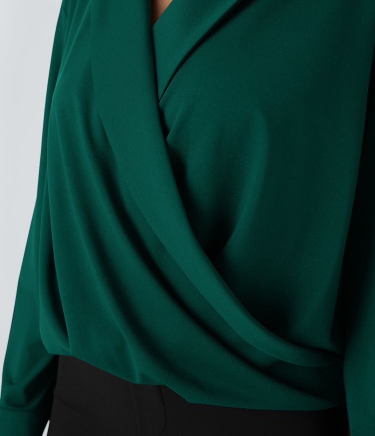 Chemise de travail à col cranté, coupe croisée et manches longues