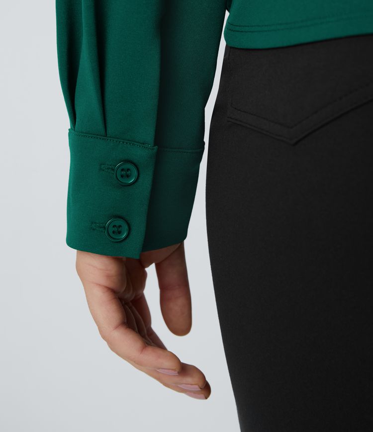 Chemise de travail à col cranté, coupe croisée et manches longues