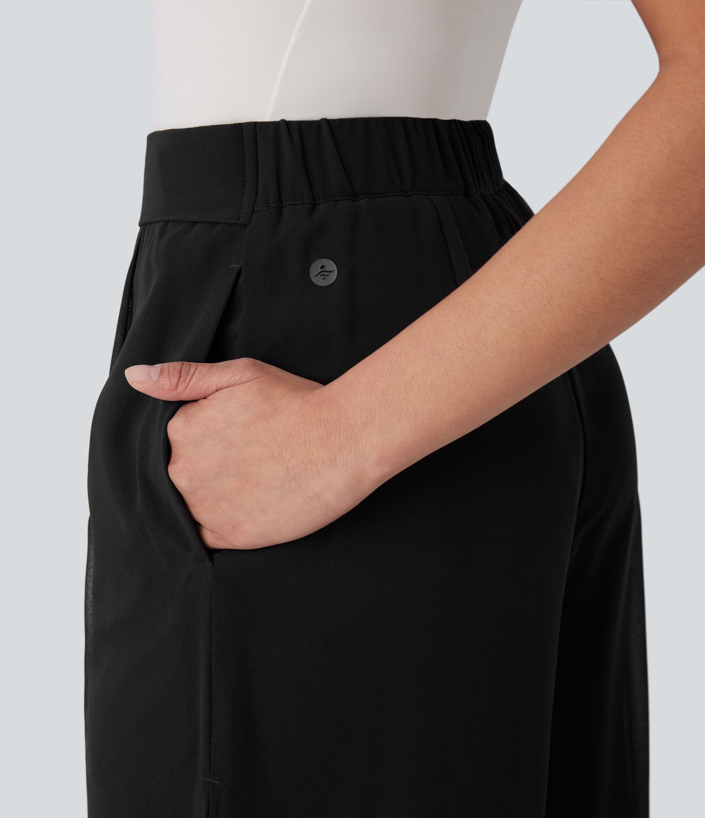 Breezeful™ - Fließende Stoffhose mit hohem Bund, Seitentaschen, unsichtbarem Reißverschluss und geradem Bein - schnelltrocknend