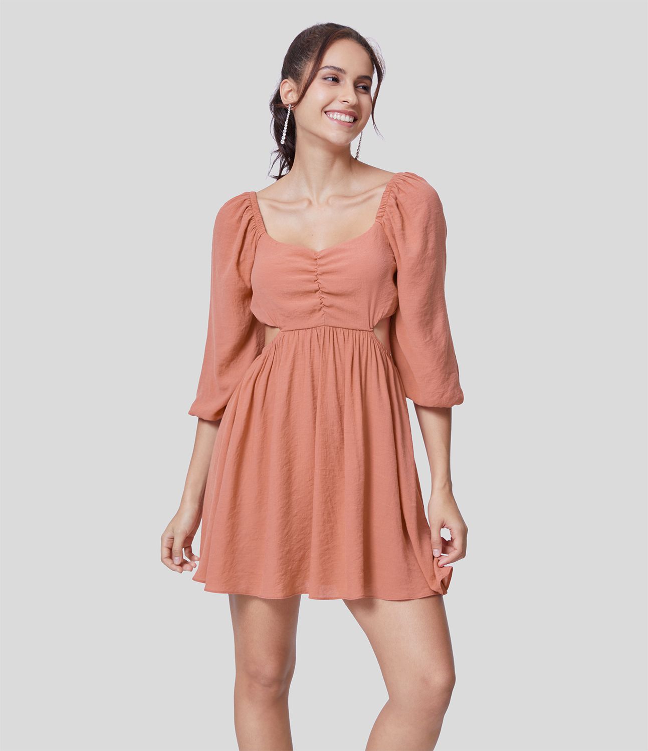 Minivestido casual escote corazón manga abullonada Cut Out sin espalda con tirantes plisado fluido