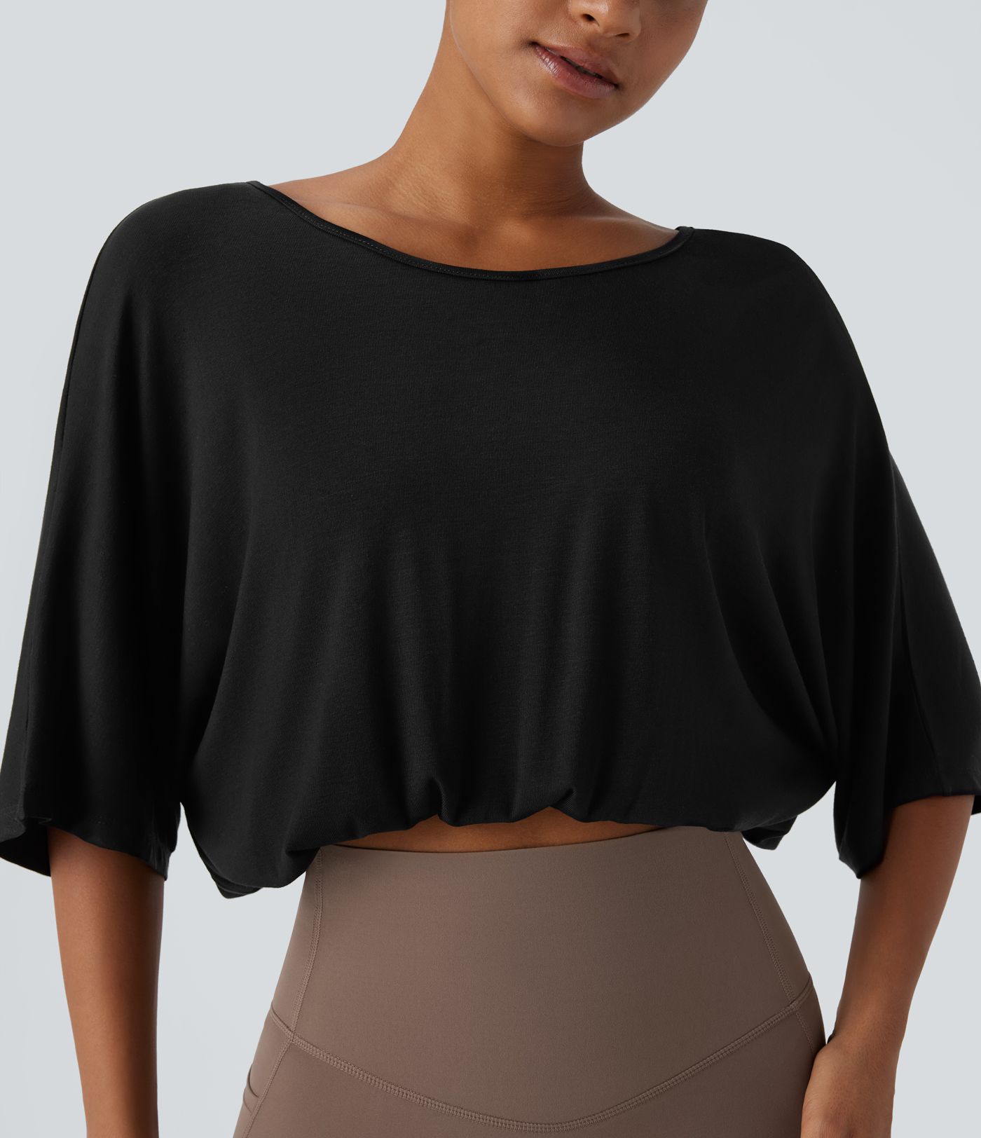 Rückenfreies, kurzes Freizeit-Top mit U-Boot-Ausschnitt und 3/4-Ärmeln