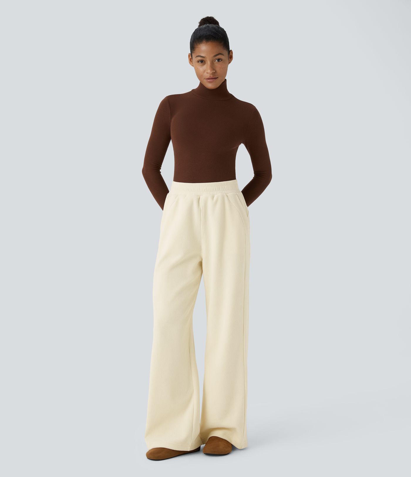 Pantalón pana tiro alto bolsillo lateral pierna recta