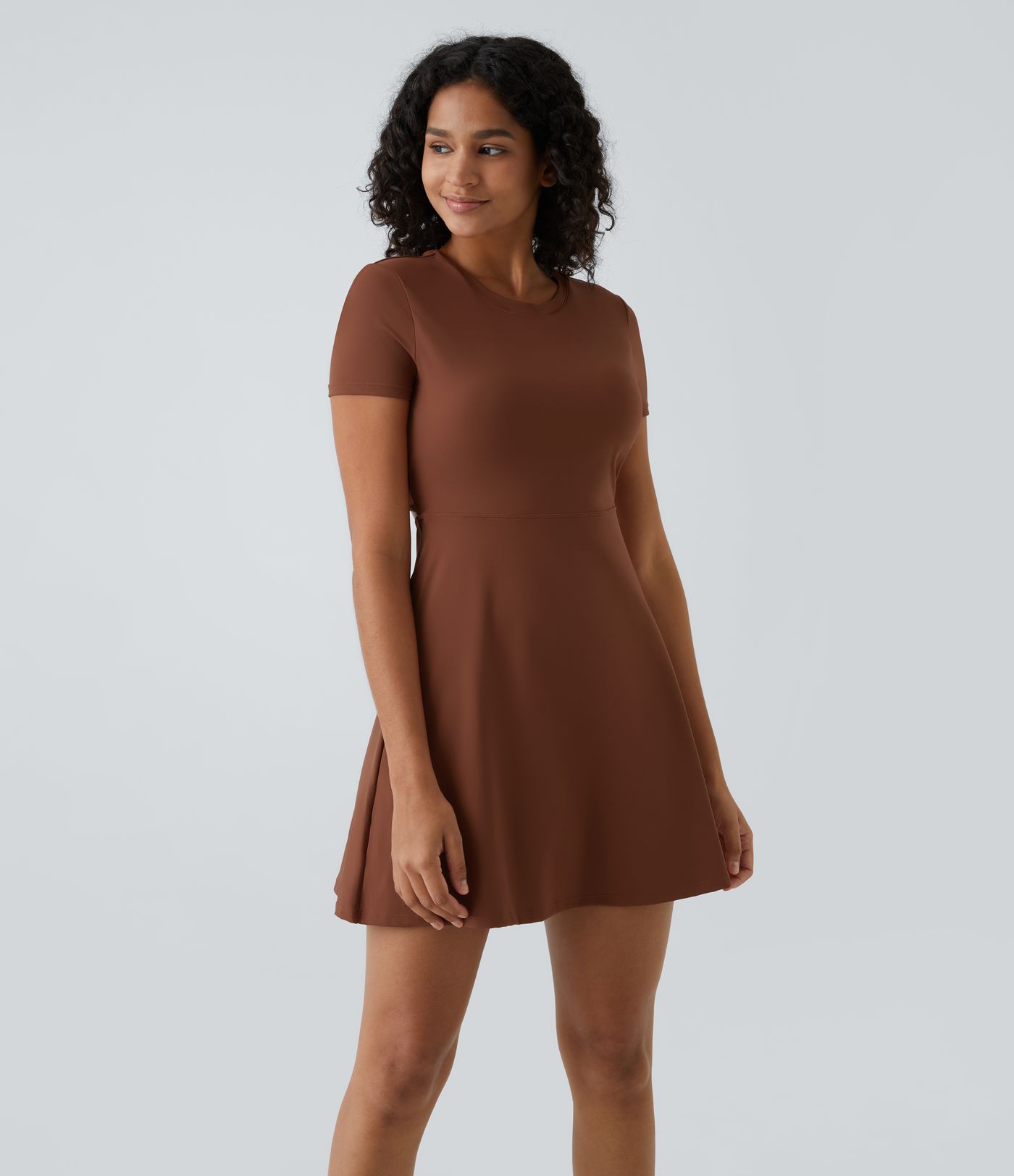 Vestido deportivo mini con abertura y falda acampanada para baile en copas D-F