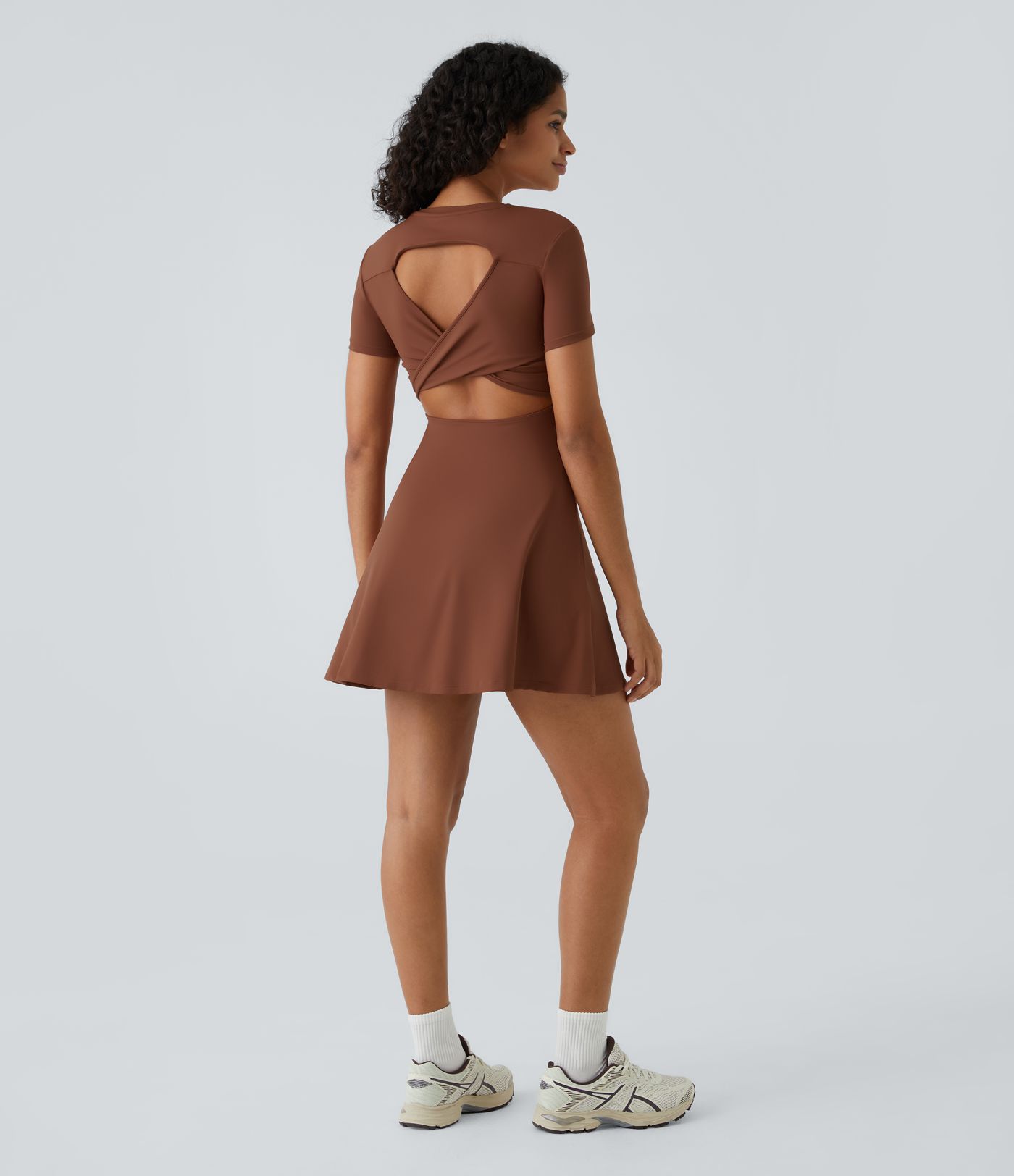 Vestido deportivo mini con abertura y falda acampanada para baile en copas D-F