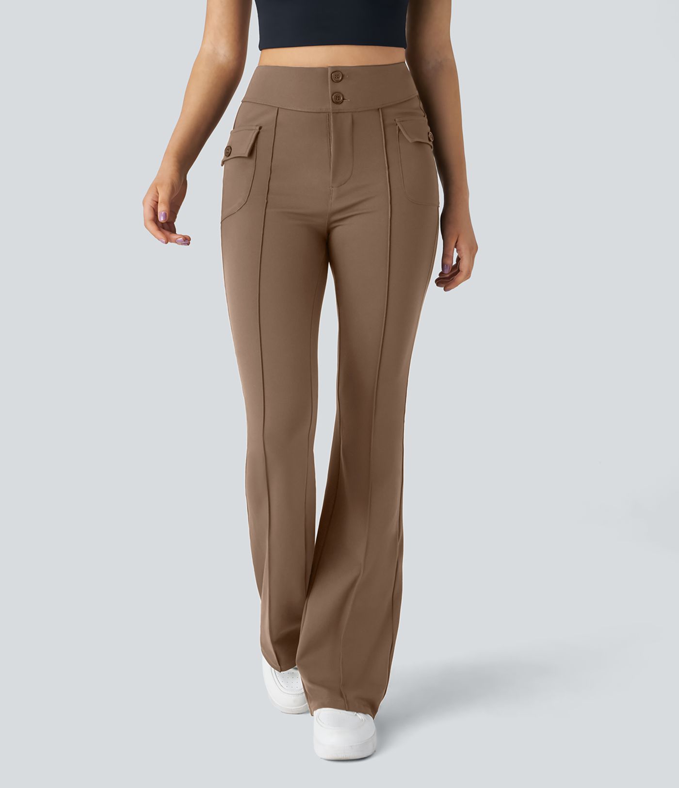 Pantalón cargo acampanado bolsillo solapa lateral botón tiro alto