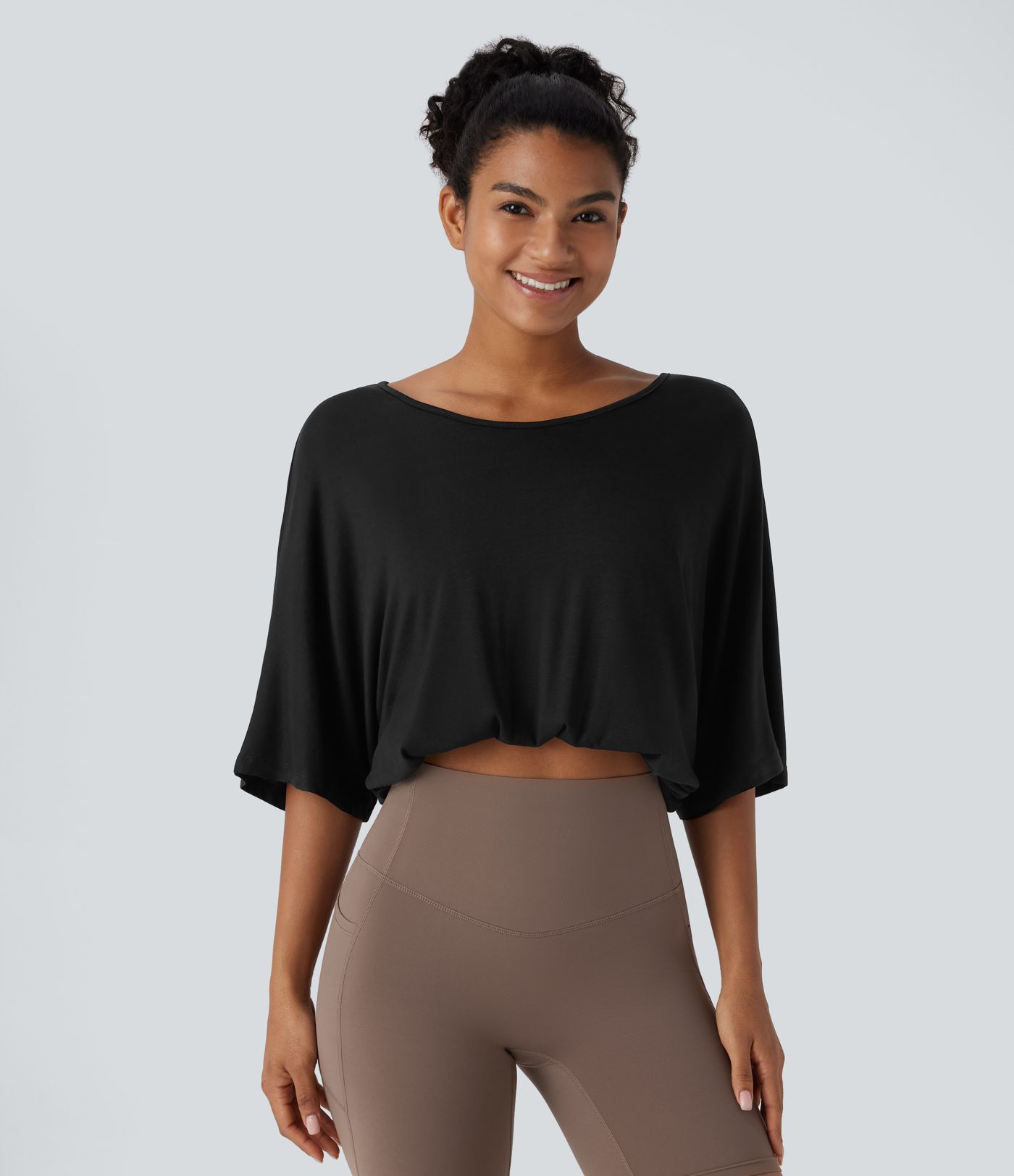 Rückenfreies, kurzes Freizeit-Top mit U-Boot-Ausschnitt und 3/4-Ärmeln