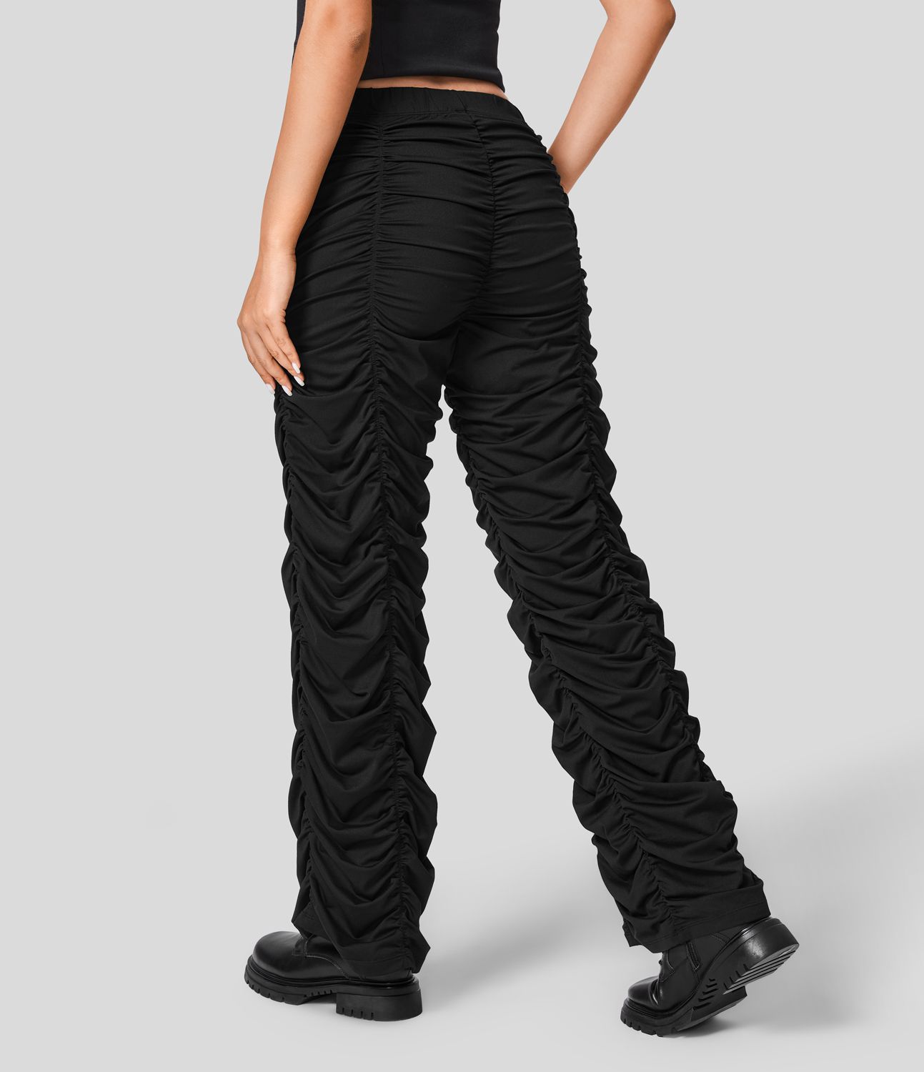 Pantalones casuales de pierna recta fruncidos con bolsillo lateral de talle medio