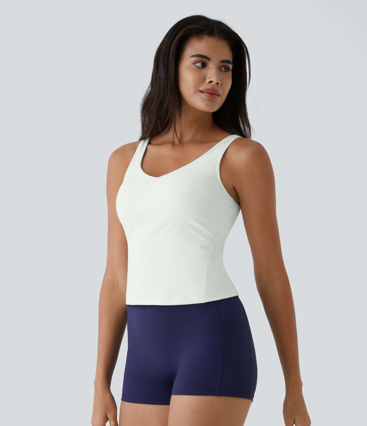 Top largo Softlyzero™ Plush de tirantes con acolchado y cuello en V