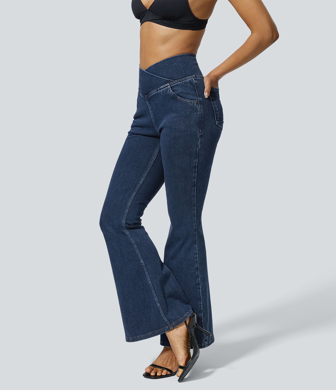 Jeans Halara Flex™ Denim súper acampanado elástico lavados con bolsillo cruzado y tiro alto