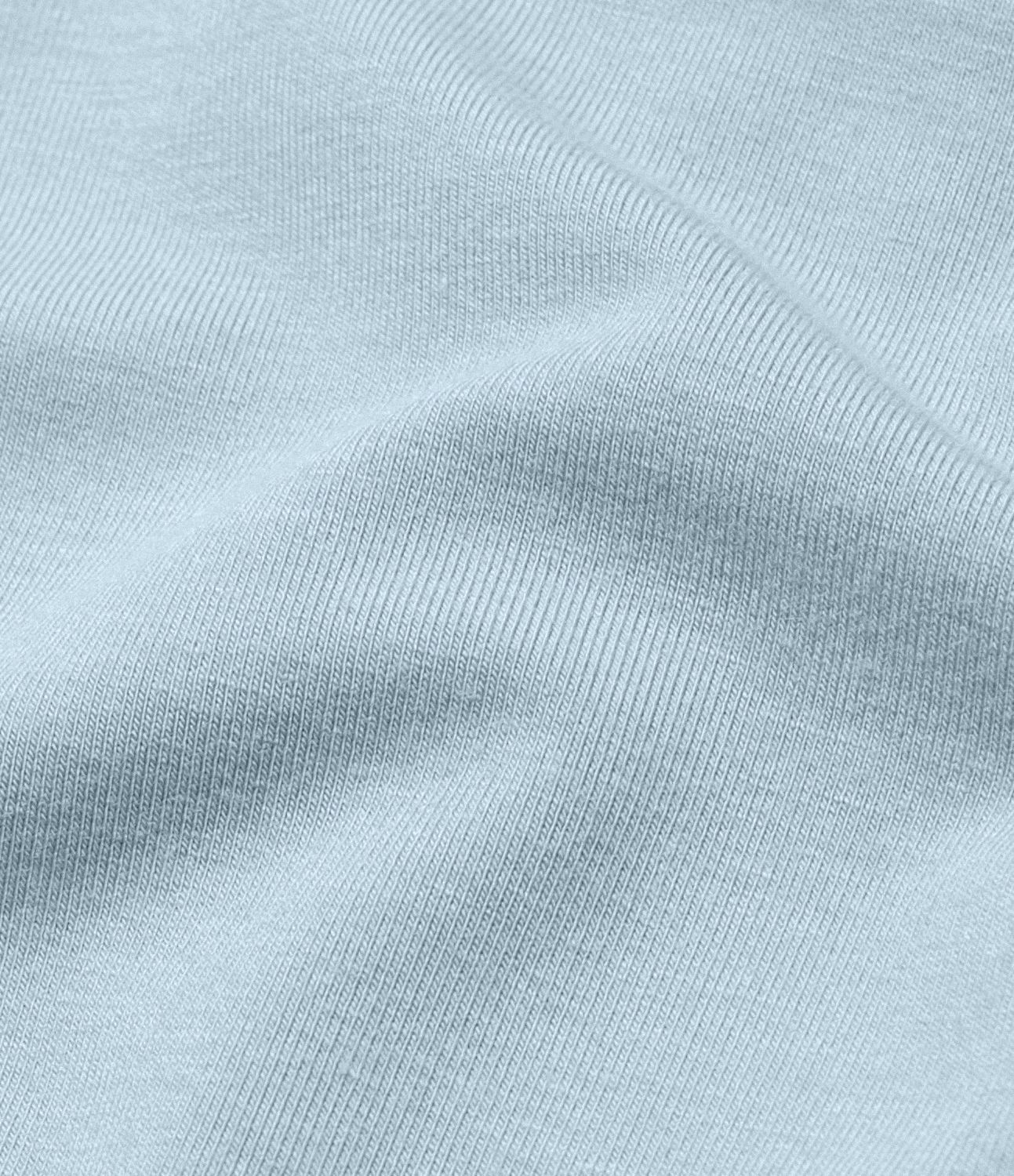 Figurbetontes Mini-Freizeitkleid mit Rundhalsausschnitt und gerafftem asymmetrischem Saum Figurbetontes Mini-Freizeitkleid mit Rundhalsausschnitt und gerafftem asymmetrischem Saum
